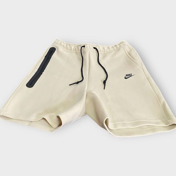 Nike Sportswear Tech Fleece Light Khaki Cream Black Shorts FB8171-234 New - Picture 3 of 11
